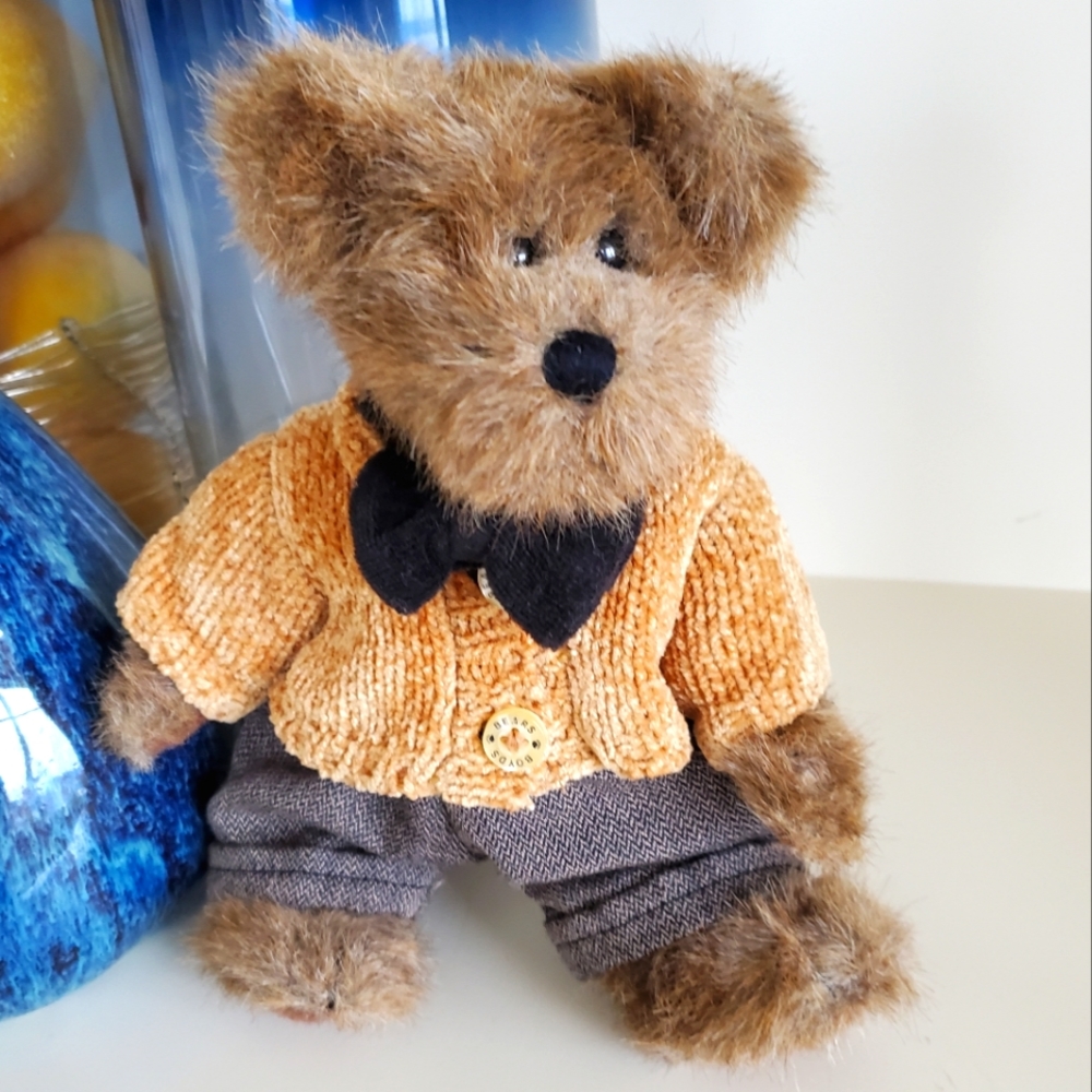 Boyds Bears Matthew H. Bear - Bailey and Friends Jointed Bear - Sweater & Bowtie